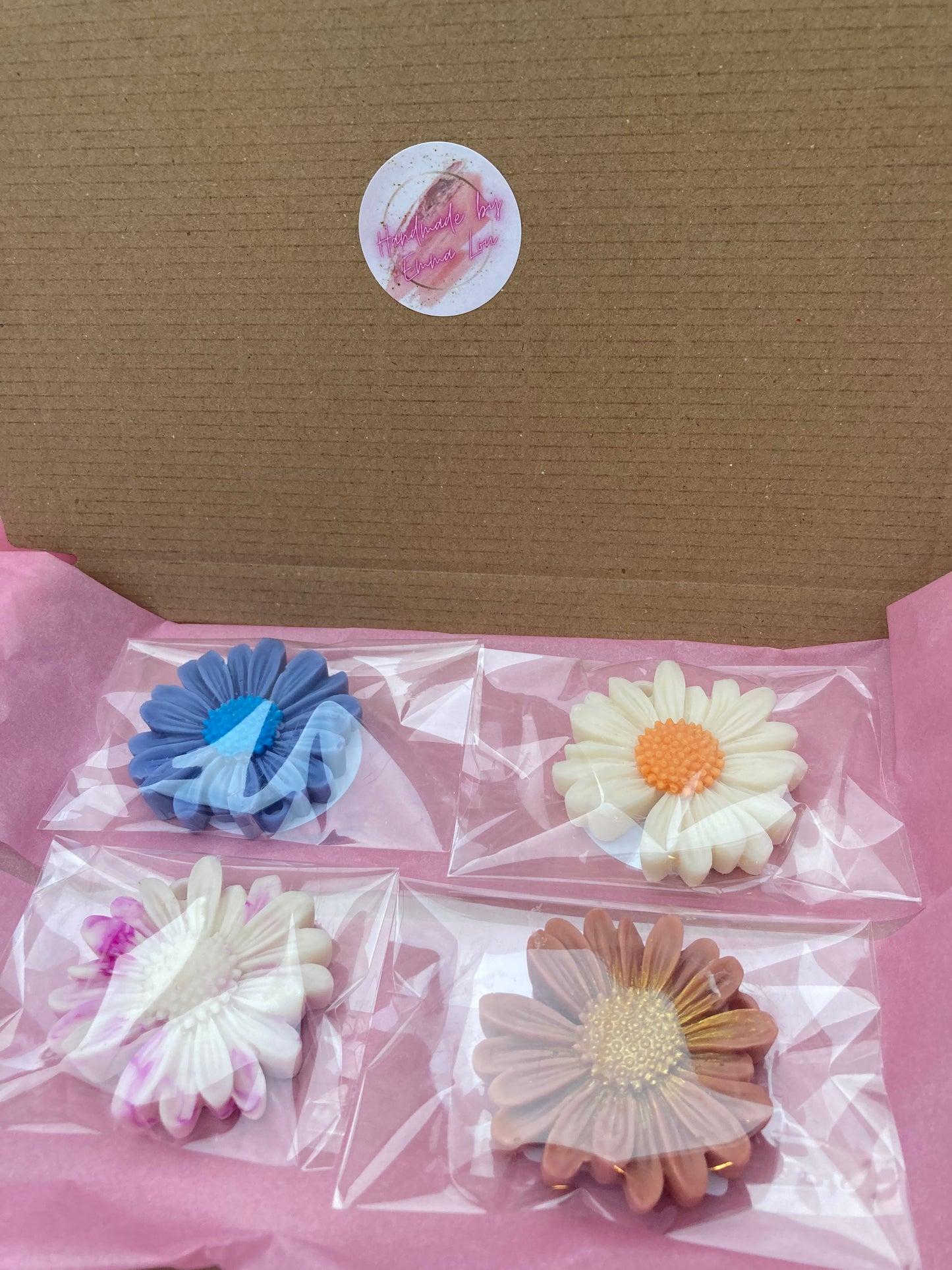 Flower shaped wax melt