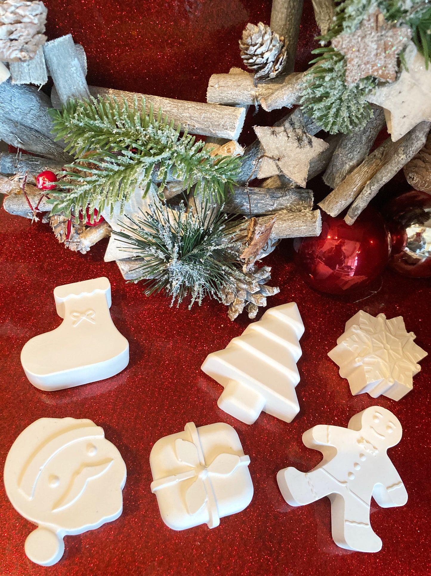 Paint your own Xmas shapes