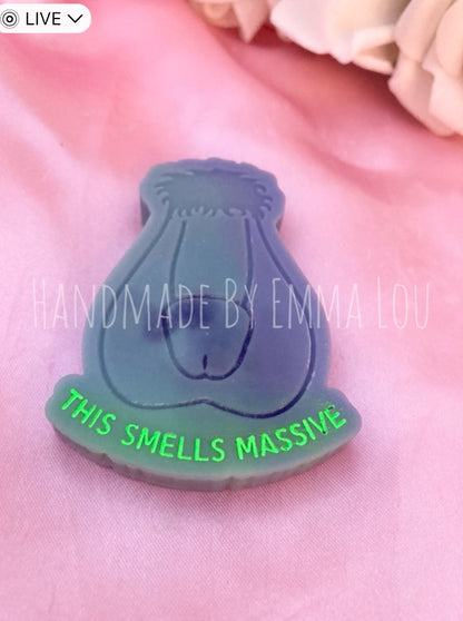 This smells massive naughty wax melt