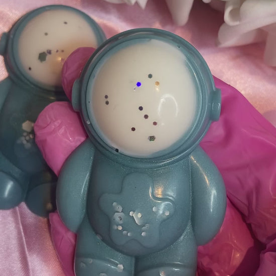Astronaut wax melt shape 